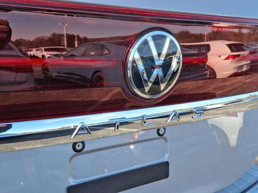 2025 Volkswagen Atlas 2.0T SEL Premium R-Line