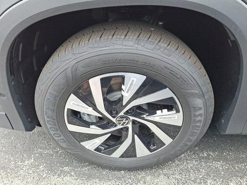 2025 Volkswagen Tiguan 2.0T S