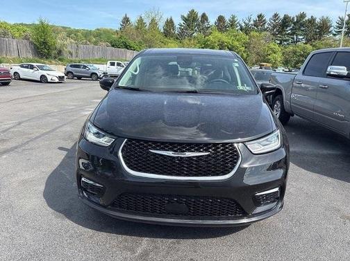 2023 Chrysler Pacifica Touring-L