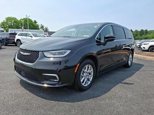 2023 Chrysler Pacifica Touring-L