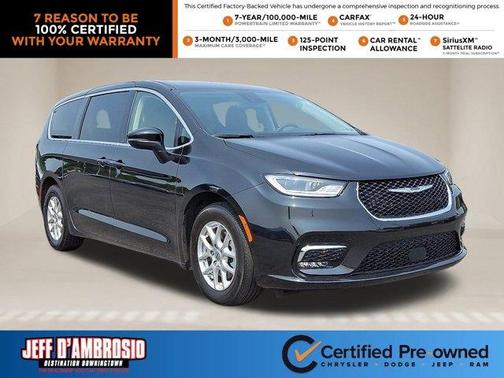 2023 Chrysler Pacifica Touring-L