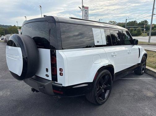 2023 Land Rover Defender X-Dynamic SE