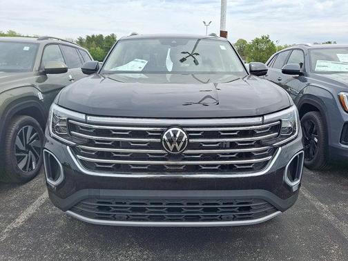 Deep Black Pearl 2026 Volkswagen Atlas 2.0T SEL