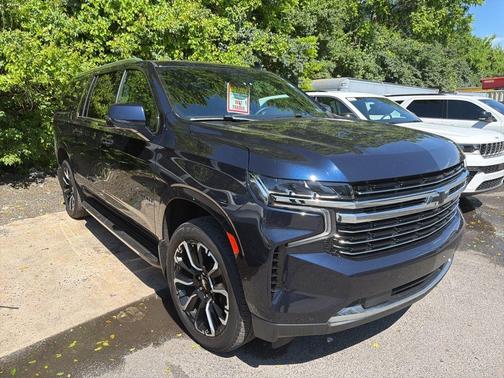 Midnight Blue Metallic 2024 Chevrolet Suburban LT