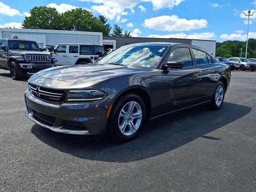 Granite Pearlcoat 2016 Dodge Charger SE