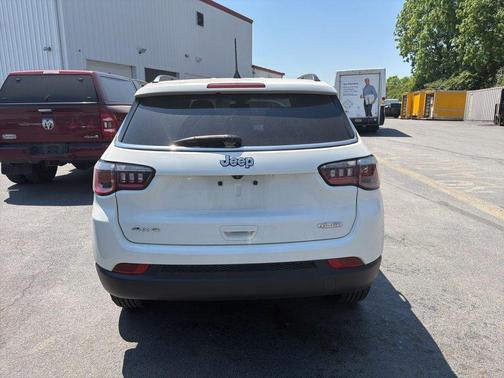 White Clearcoat 2019 Jeep Compass Latitude