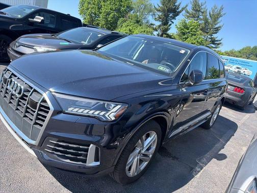 Waitomo Blue Metallic 2023 Audi Q7 45 Premium