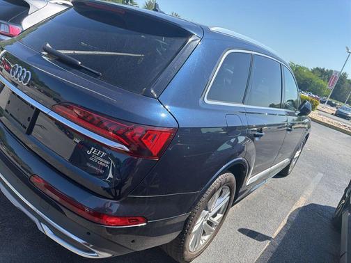 Waitomo Blue Metallic 2023 Audi Q7 45 Premium