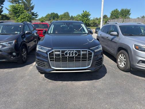 Waitomo Blue Metallic 2023 Audi Q7 45 Premium