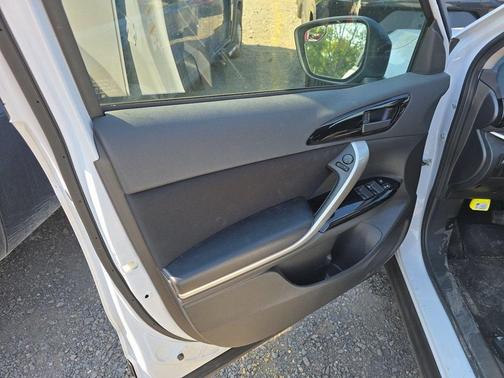 2023 Mitsubishi Eclipse Cross LE