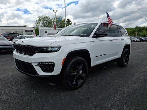 Bright White Clearcoat 2024 Jeep Grand Cherokee Limited