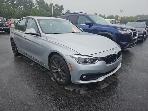 Glacier Silver Metallic 2018 BMW 320 i xDrive