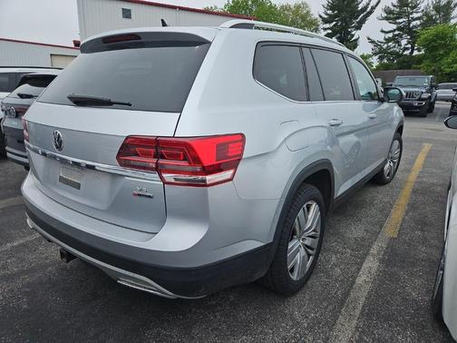Reflex Silver Metallic 2019 Volkswagen Atlas 3.6L SE w/Technology