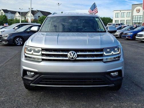 Reflex Silver Metallic 2019 Volkswagen Atlas 3.6L SE w/Technology