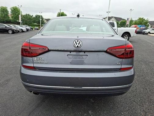 2018 Volkswagen Passat 2.0T SE