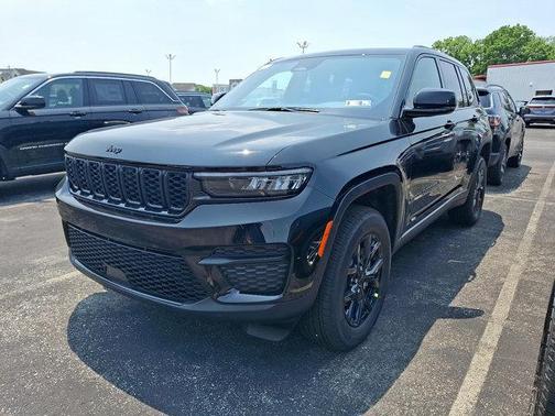 2025 Jeep Grand Cherokee Laredo