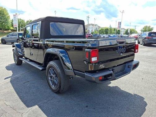 2024 Jeep Gladiator Sport