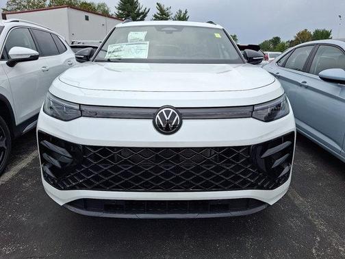 2025 Volkswagen Tiguan 2.0T SE R-Line Black