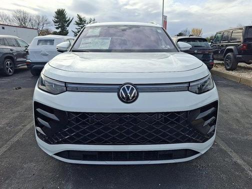 2026 Volkswagen Tiguan 2.0T SEL