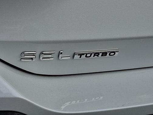 2026 Volkswagen Tiguan 2.0T SEL