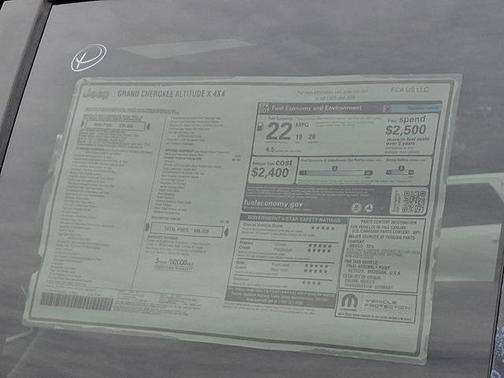 2025 Jeep Grand Cherokee Laredo