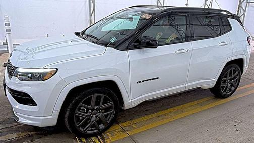 Bright White Clearcoat 2024 Jeep Compass Limited