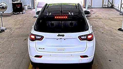Bright White Clearcoat 2024 Jeep Compass Limited