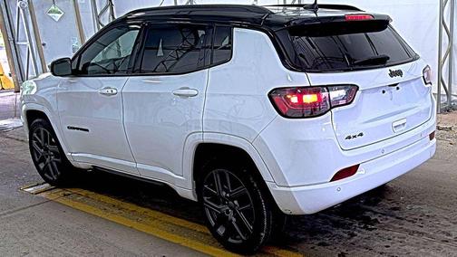 Bright White Clearcoat 2024 Jeep Compass Limited
