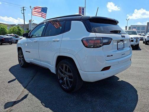 Bright White Clearcoat 2024 Jeep Compass Limited