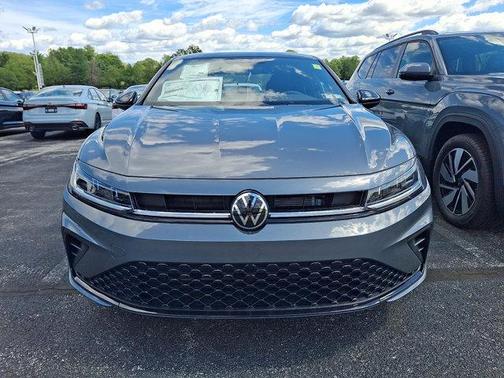 Platinum Gray Metallic 2027 Volkswagen Jetta 1.8T Sport