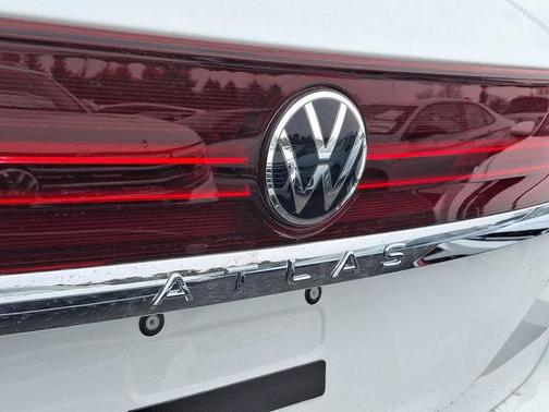 2025 Volkswagen Atlas 2.0T SE