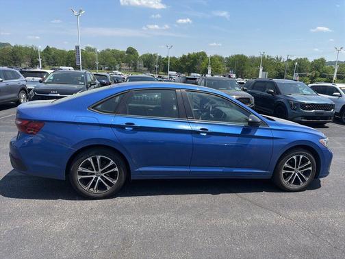 Rising Blue Metallic 2023 Volkswagen Jetta 1.5T Sport
