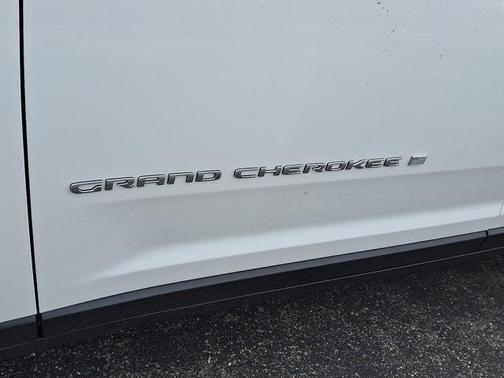 2025 Jeep Grand Cherokee Laredo X