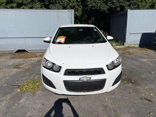 Summit White 2014 Chevrolet Sonic LS