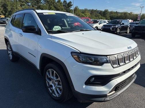 2022 Jeep Compass Latitude Lux
