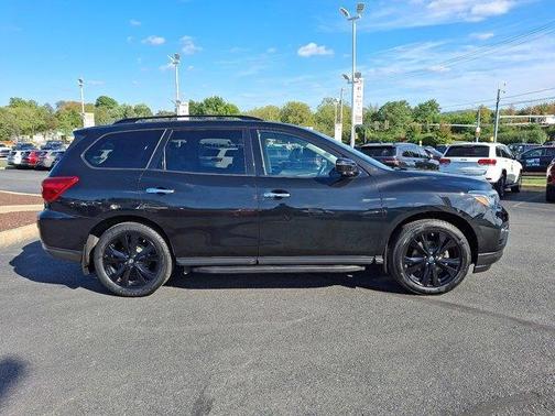 2018 Nissan Pathfinder SL