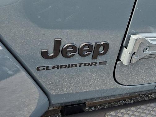 2026 Jeep Gladiator Sport