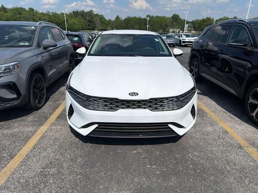 White Pearl 2021 Kia K5 LXS