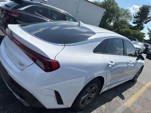 White Pearl 2021 Kia K5 LXS