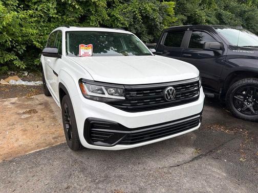 Opal White Pearl Effect 2023 Volkswagen Atlas 3.6 V6 SEL R-Line Black