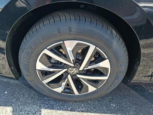 Deep Black Pearl 2026 Volkswagen Jetta 1.5T S