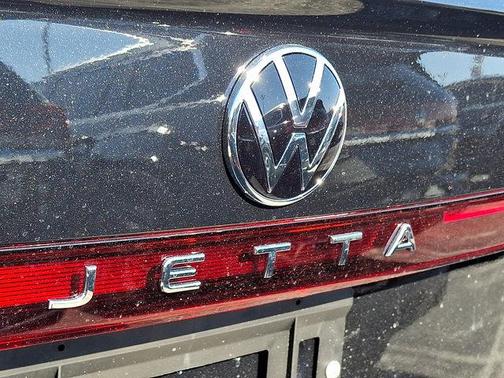 Deep Black Pearl 2026 Volkswagen Jetta 1.5T S