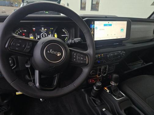 2025 Jeep Wrangler 4xe Sport
