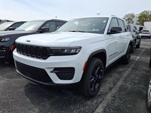 2025 Jeep Grand Cherokee Laredo
