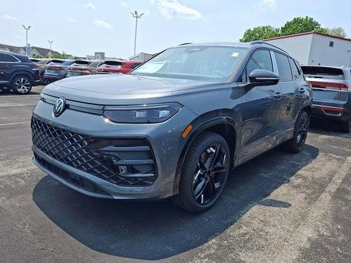 2025 Volkswagen Tiguan 2.0T SE R-Line Black