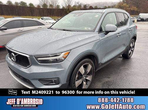 2021 Volvo XC40 T5 Momentum