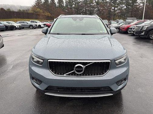 2021 Volvo XC40 T5 Momentum