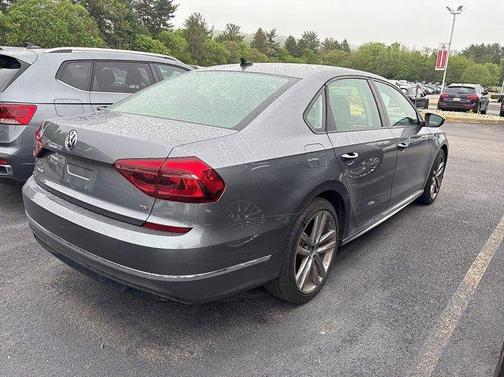 2018 Volkswagen Passat 2.0T R-Line