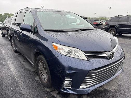 2020 Toyota Sienna XLE