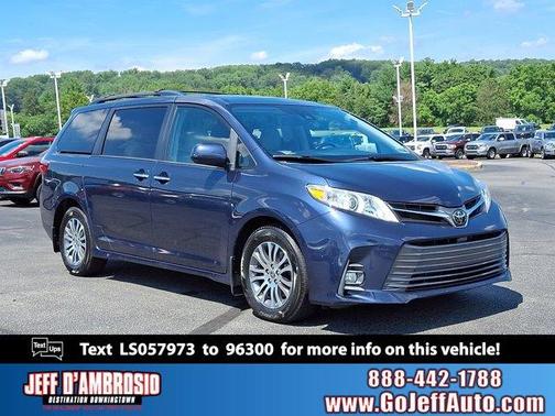 2020 Toyota Sienna XLE